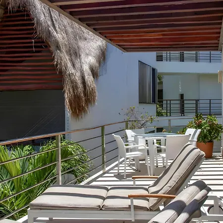 Exclusive Via Steps From 5Th Avenue & Beaches